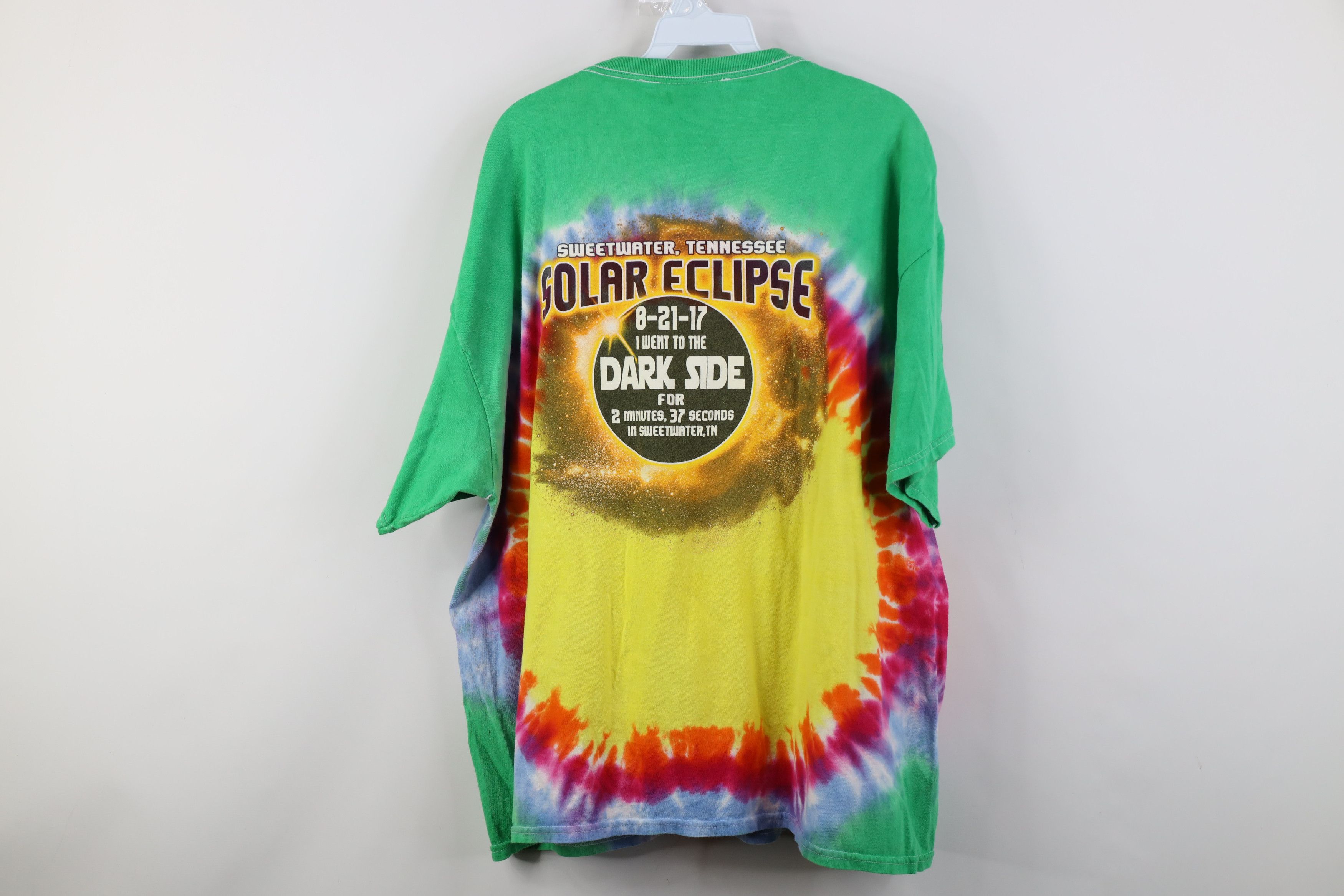 Vintage Y2K 2017 Sweetwater Tennessee Solar Eclipse Rainbow T-Shirt Size US XXL / EU 58 / 5 - 13 Thumbnail