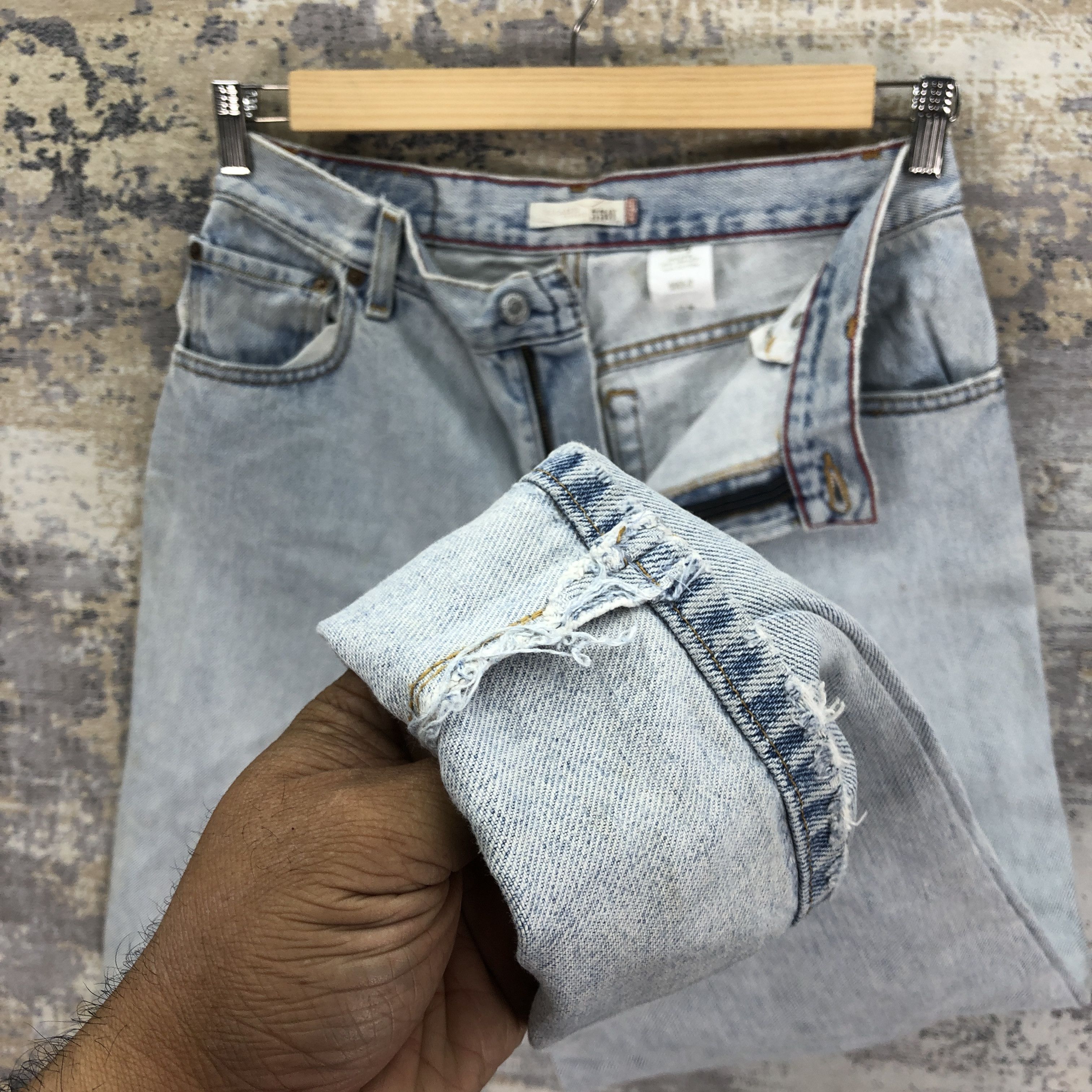 Levi's Vintage Levis 550 Light Wash Jeans Ripped Levi's Faded Denim Size US 30 / EU 46 - 9 Thumbnail