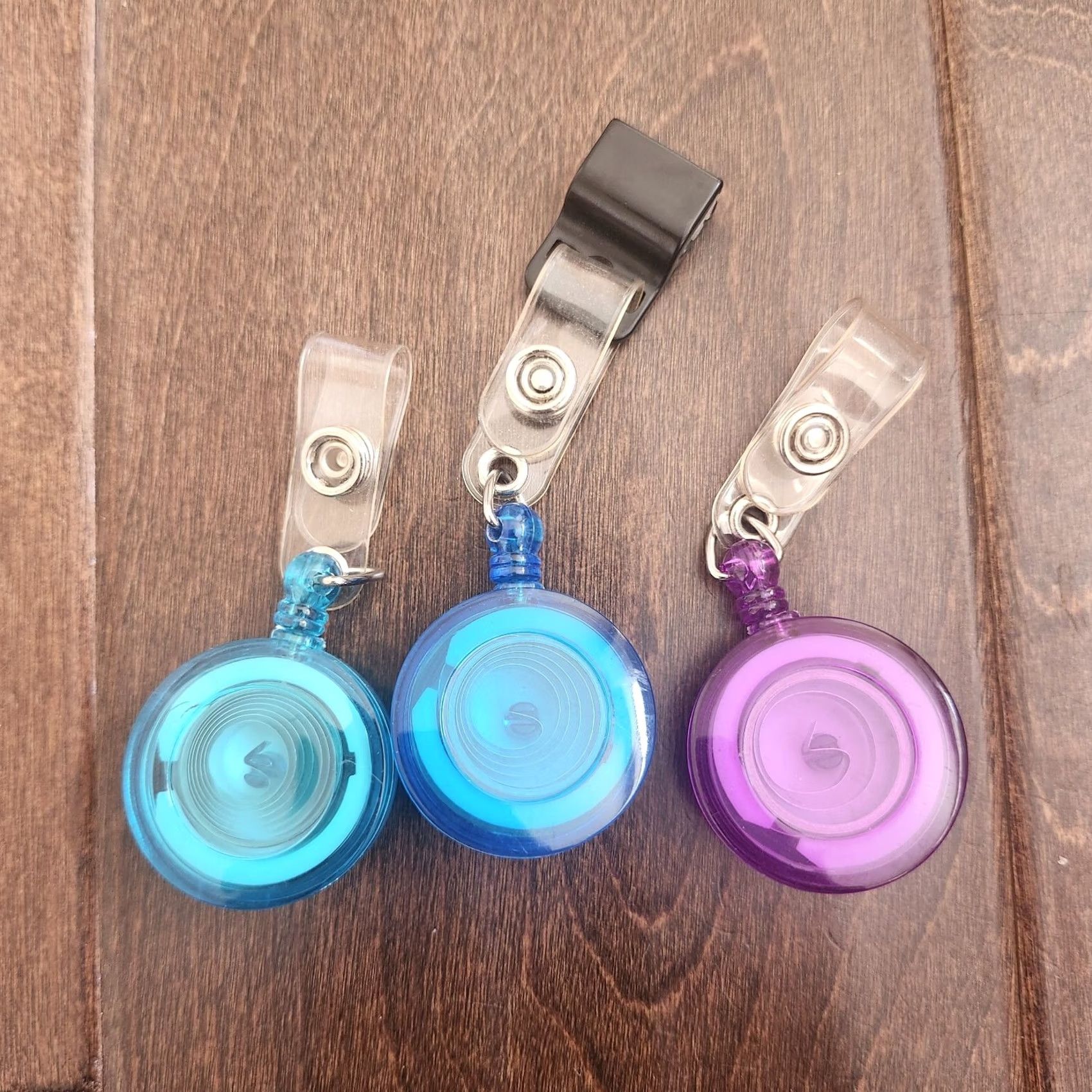 Vintage VINTAGE Card ID Keychain Metal Retractable Pull Chain Reel Badge Holder Recoil Key Ring Size ONE SIZE - 2 Thumbnail
