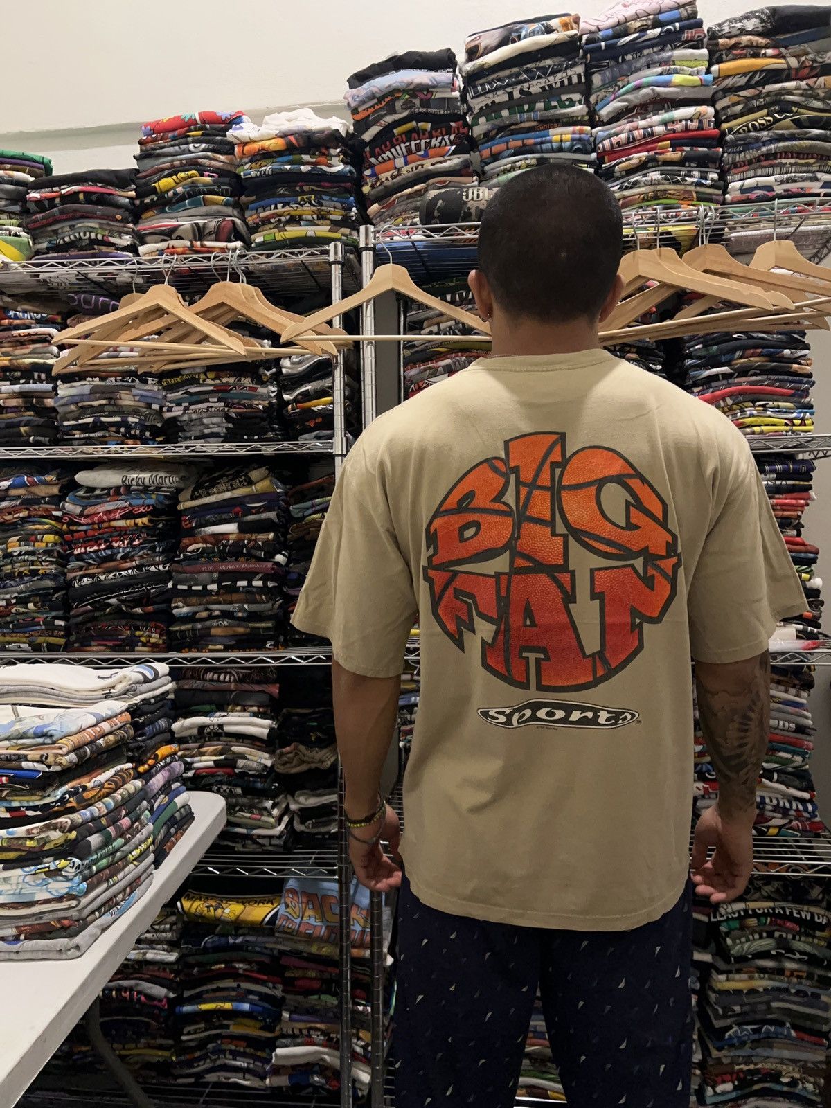 Bugle Boy 1997 Big Fan Sports Basketball NBA Boxy Tee 90s Size US XL / EU 56 / 4 - 3 Thumbnail