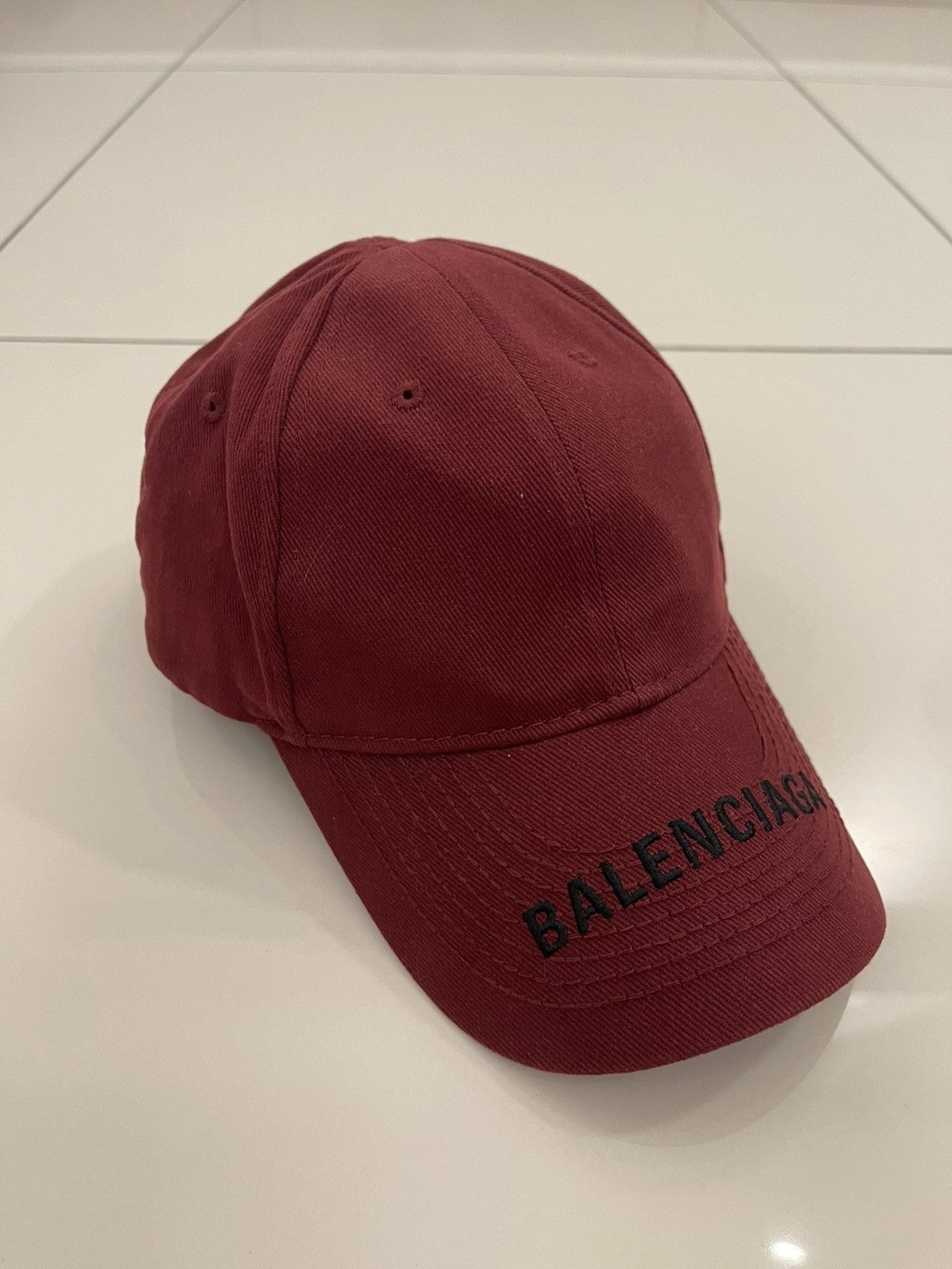 Balenciaga Balenciaga Visor Logo Cap Burgundy Red Size ONE SIZE - 1 Thumbnail