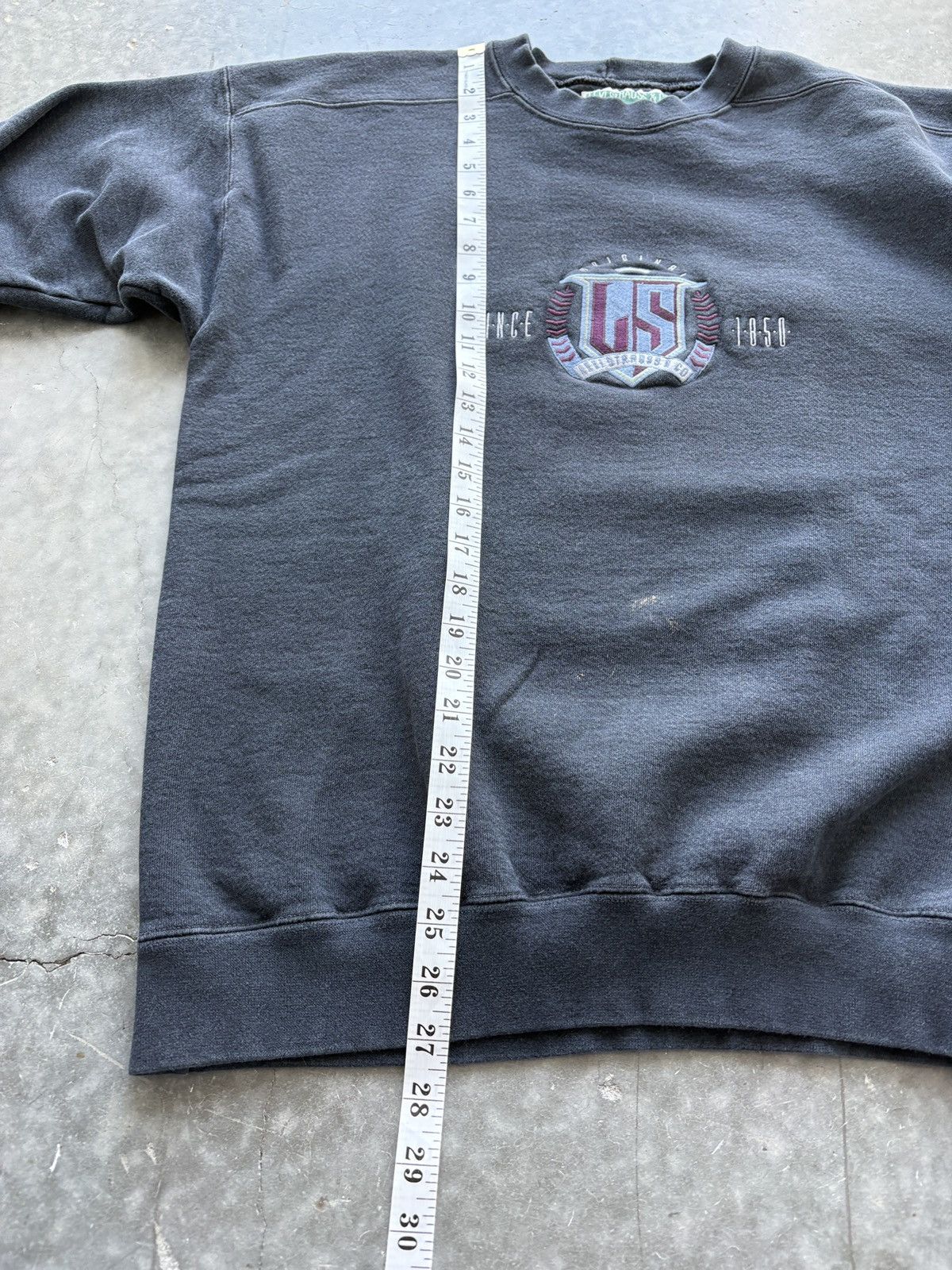 Levi's Vintage 90s Levi’s Crewneck Sweatshirt Embroidered Crest Size US M / EU 48-50 / 2 - 9 Thumbnail