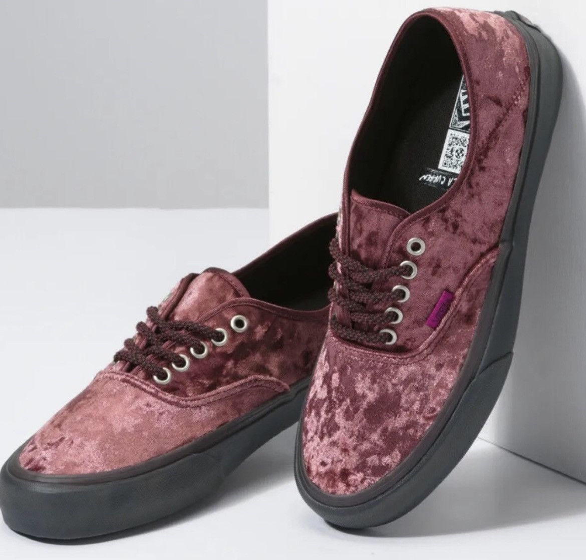 Vans Vans x Alex Knost x Lee-Ann Curren Sneakers Burgundy Velvet Size US 10 / EU 43 - 1 Thumbnail