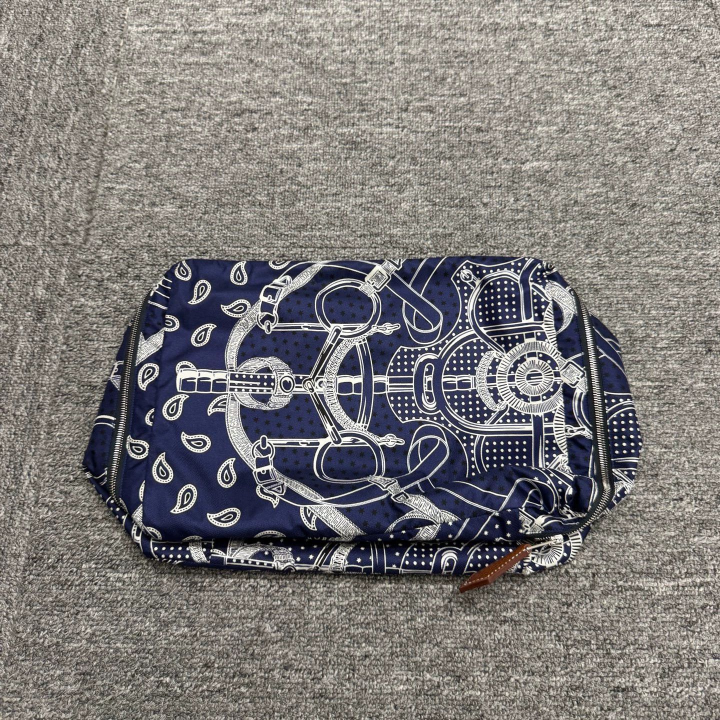 Hermes Hermes Cashew Print Mulberry Silk Case 25x20x10cm Size ONE SIZE - 2 Thumbnail