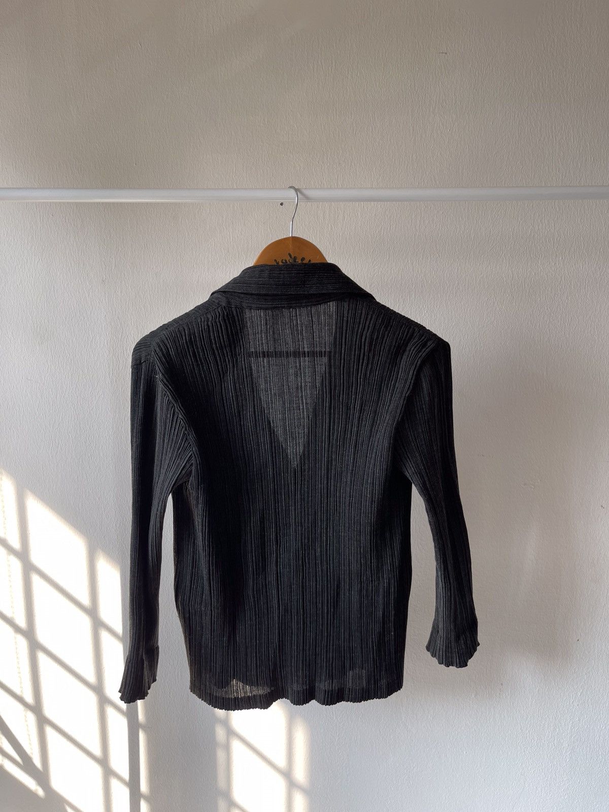 Issey Miyake × Pleats Please Issey Miyake 1996 Issey Miyake Fete Pleats Button Shirt Size US M / EU 48-50 / 2 - 8 Thumbnail