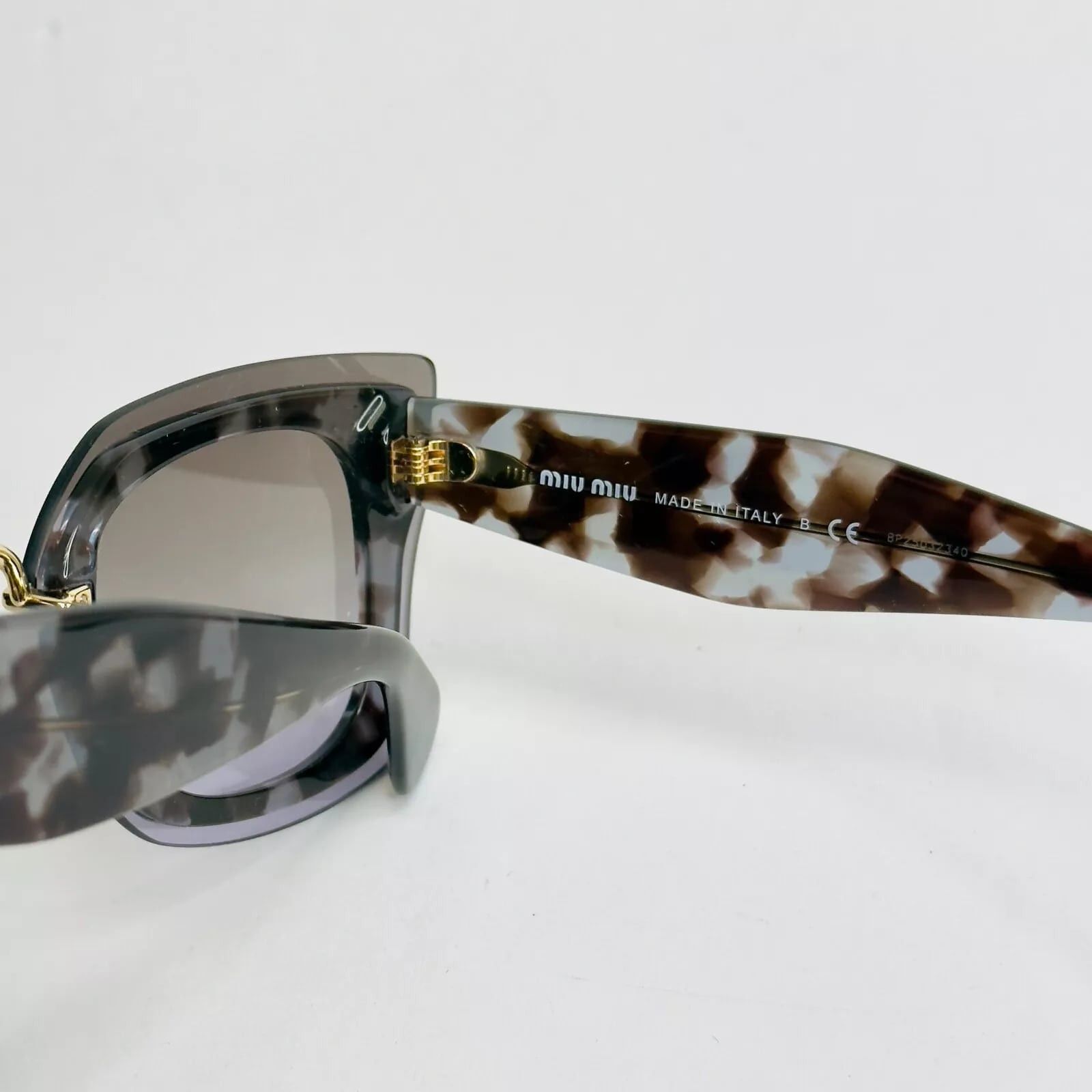 Miu Miu MIU MIU REVEAL 04R Shield Square Runway Sunglasses MU04RS Size ONE SIZE - 2 Thumbnail