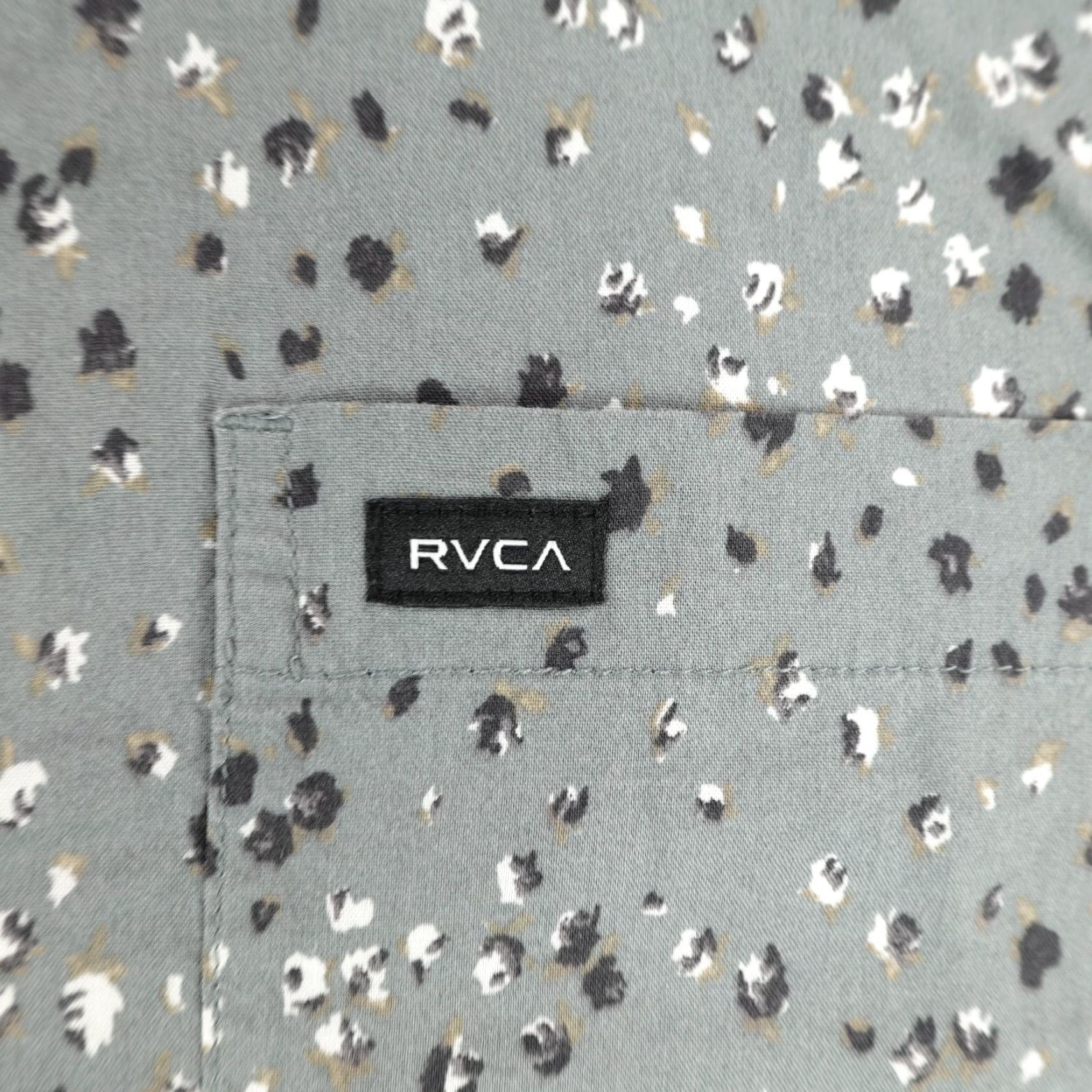 RVCA VINTAGE RVCA Button-Up Shirt Mens Medium Gray Floral Hawaiian Aloha Skater Surfer Outdoor Tropical Size US M / EU 48-50 / 2 - 3 Thumbnail