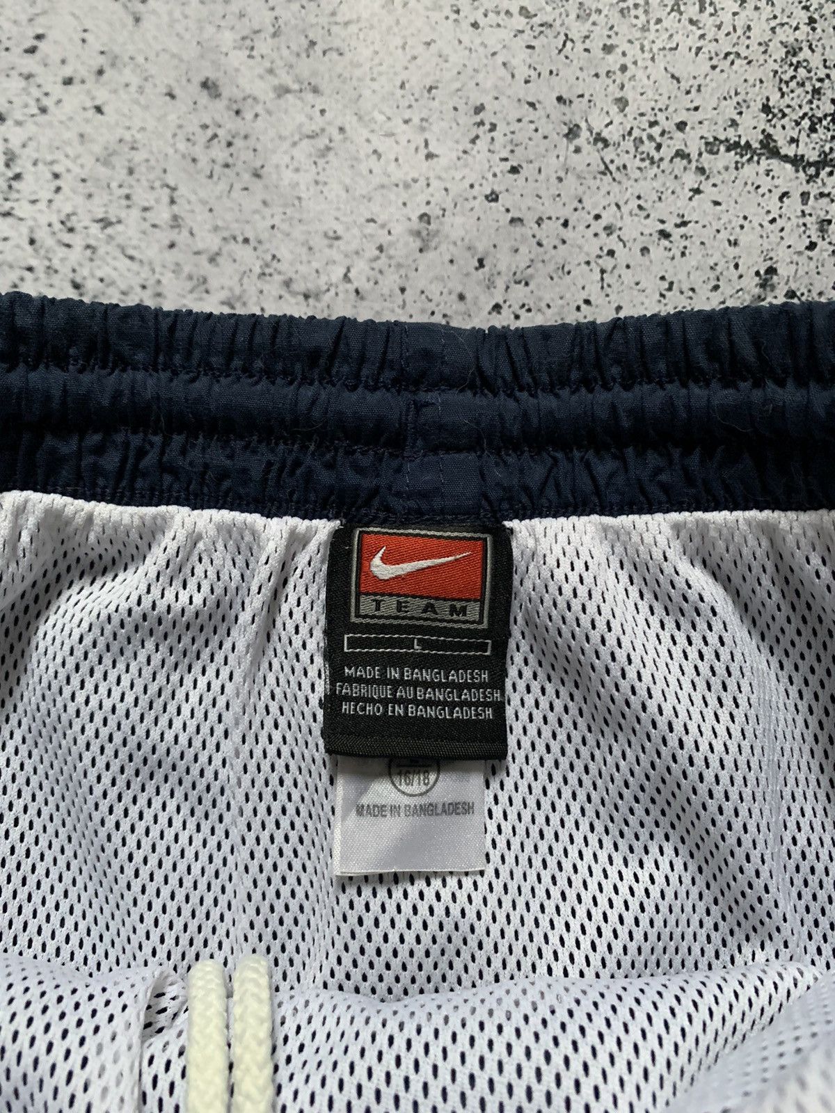 NBA × Nike × Vintage Vintage Nike NBA Shorts Nylon Drill Swoosh USA Y2K Tn Acg Size US 34 / EU 50 - 4 Thumbnail