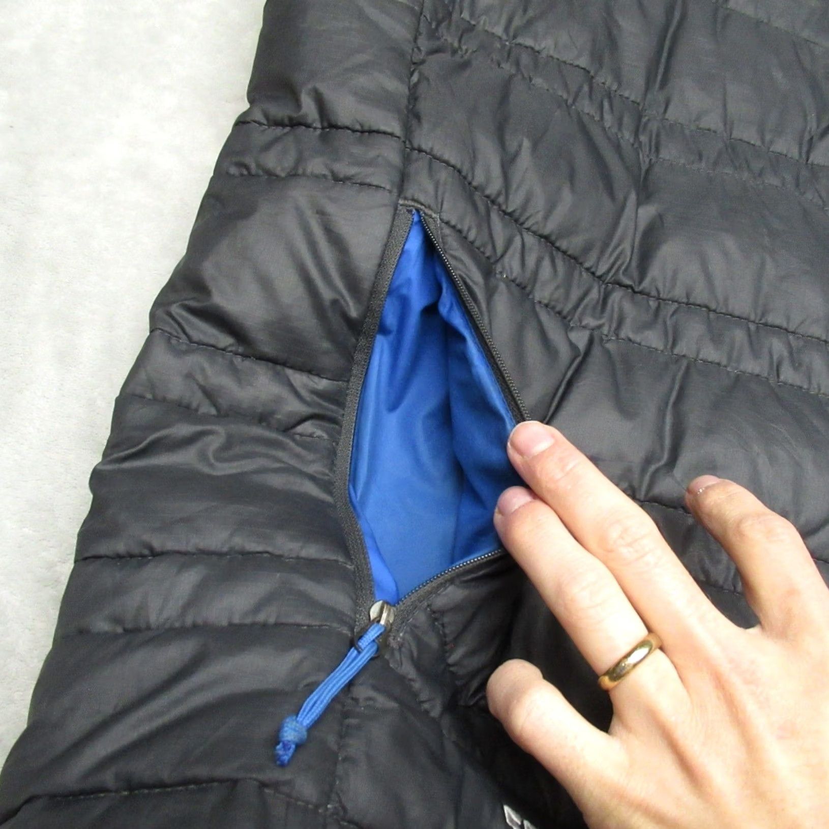 The North Face Stylish This Outdoor Quilted Insulated Bag With North Face Logo V2 Package Size US L / EU 52-54 / 3 - 2 Thumbnail