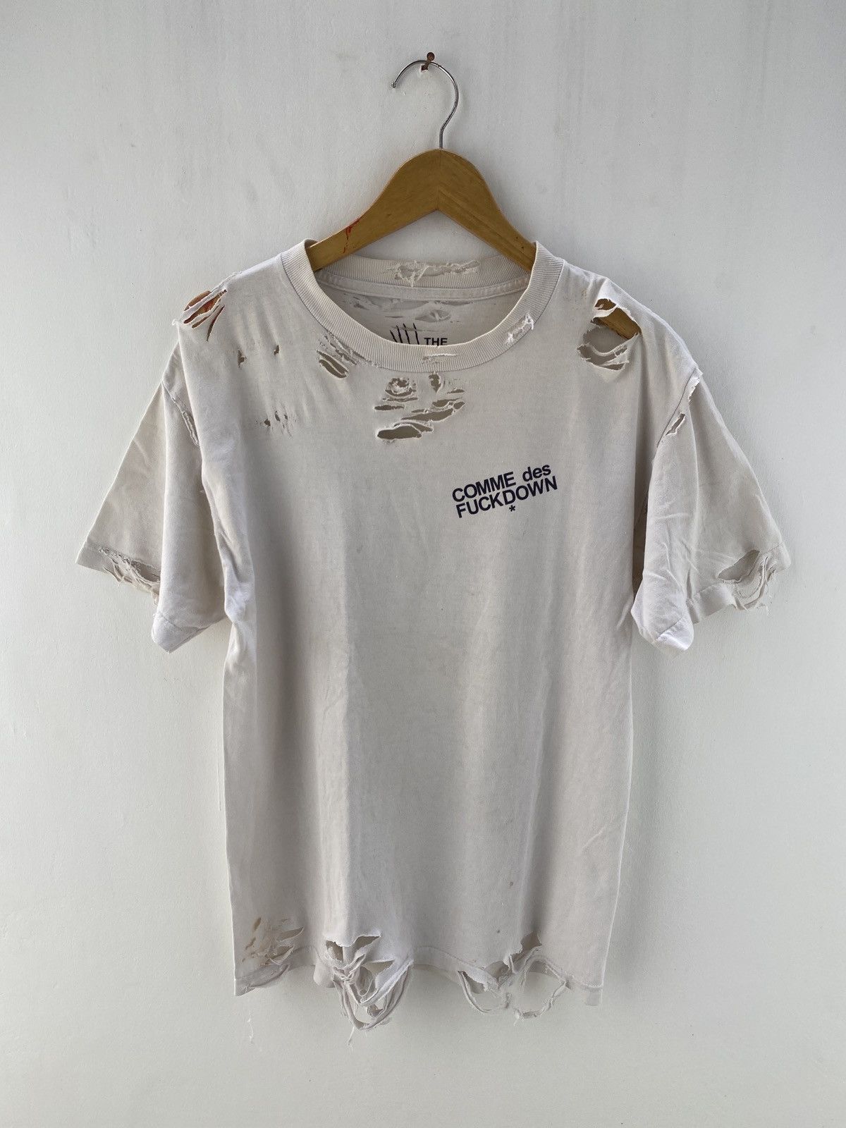 Comme Des Fuck Down Vintage Comme des Fuckdown Thrashed Grunge Tshirt Size US M / EU 48-50 / 2 - 1 Thumbnail