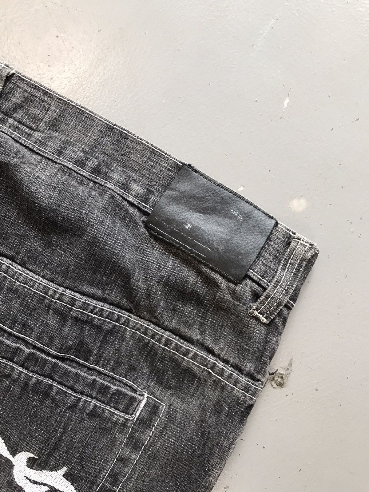 C1RCA × Southpole × Vintage Vintage cir ca white thread embroidered loose fit denim Size US 40 / EU 56 - 18 Thumbnail