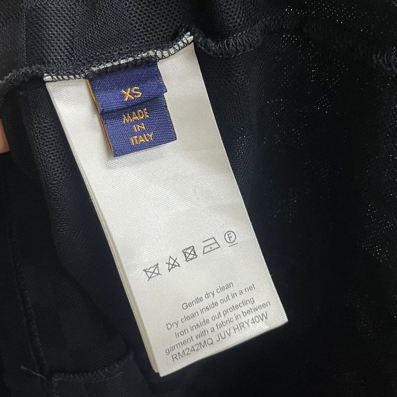 Louis Vuitton Louis Vuitton 24 Newest Dark Blue Solid Monogrammed Embroi Size US XS / EU 42 / 0 - 5 Thumbnail