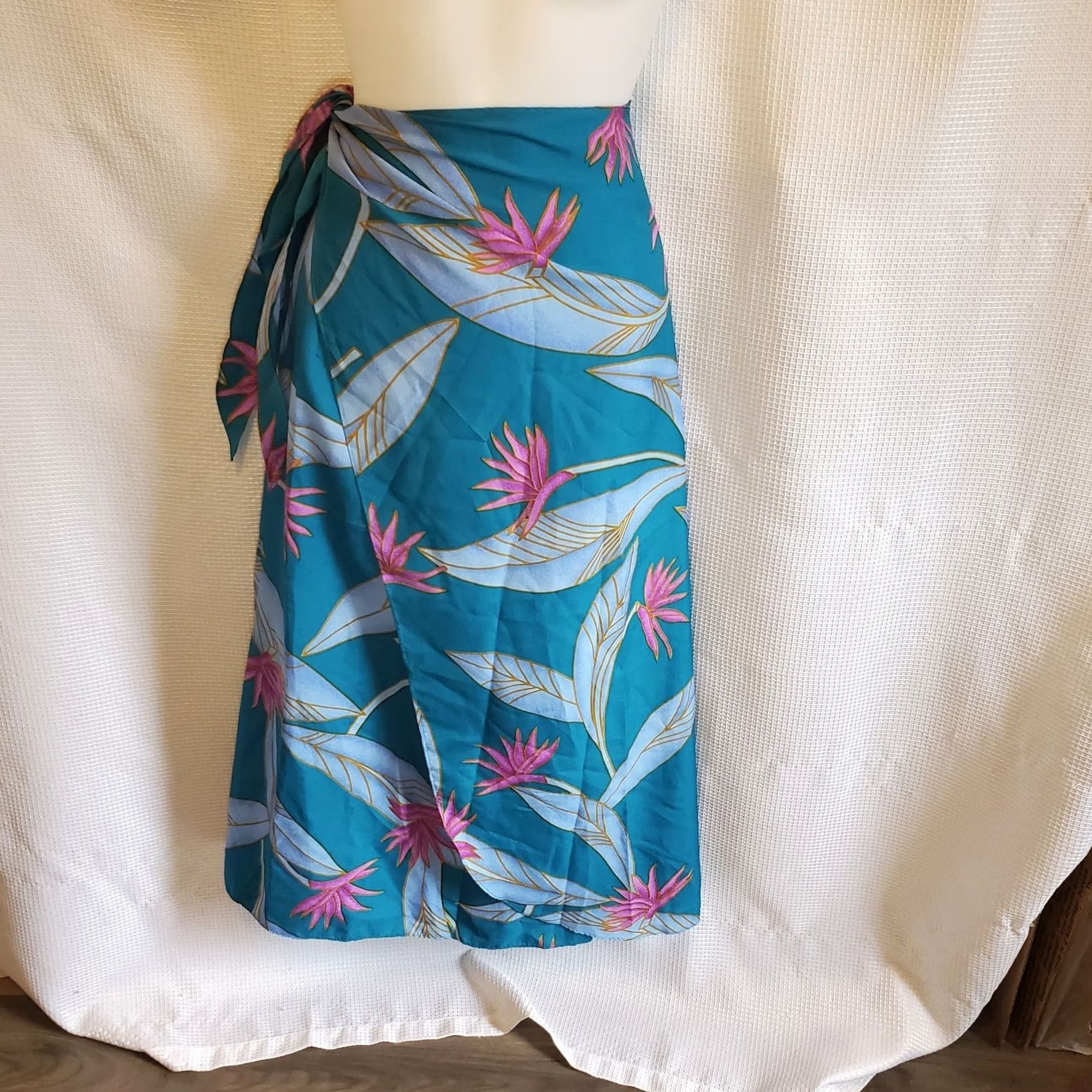 Hilo Hattie VINTAGE Hilo Hattie Wrap Dress Shirt Womens Midi Sleeveless Blue Floral Hawaii Tropical 90s 80s Beach Vacation Size M Size M / US 6-8 / IT 42-44 - 5 Thumbnail