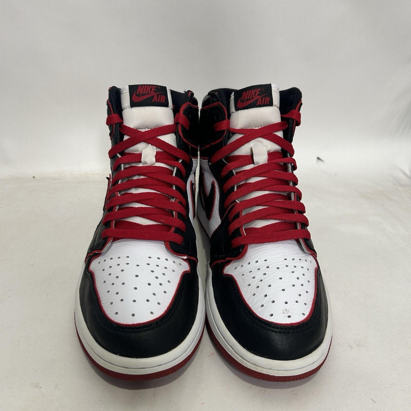 Nike Nike Air Jordan 1 Retro High OG “Bloodline” Size US 10.5 / EU 43-44 - 2 Thumbnail