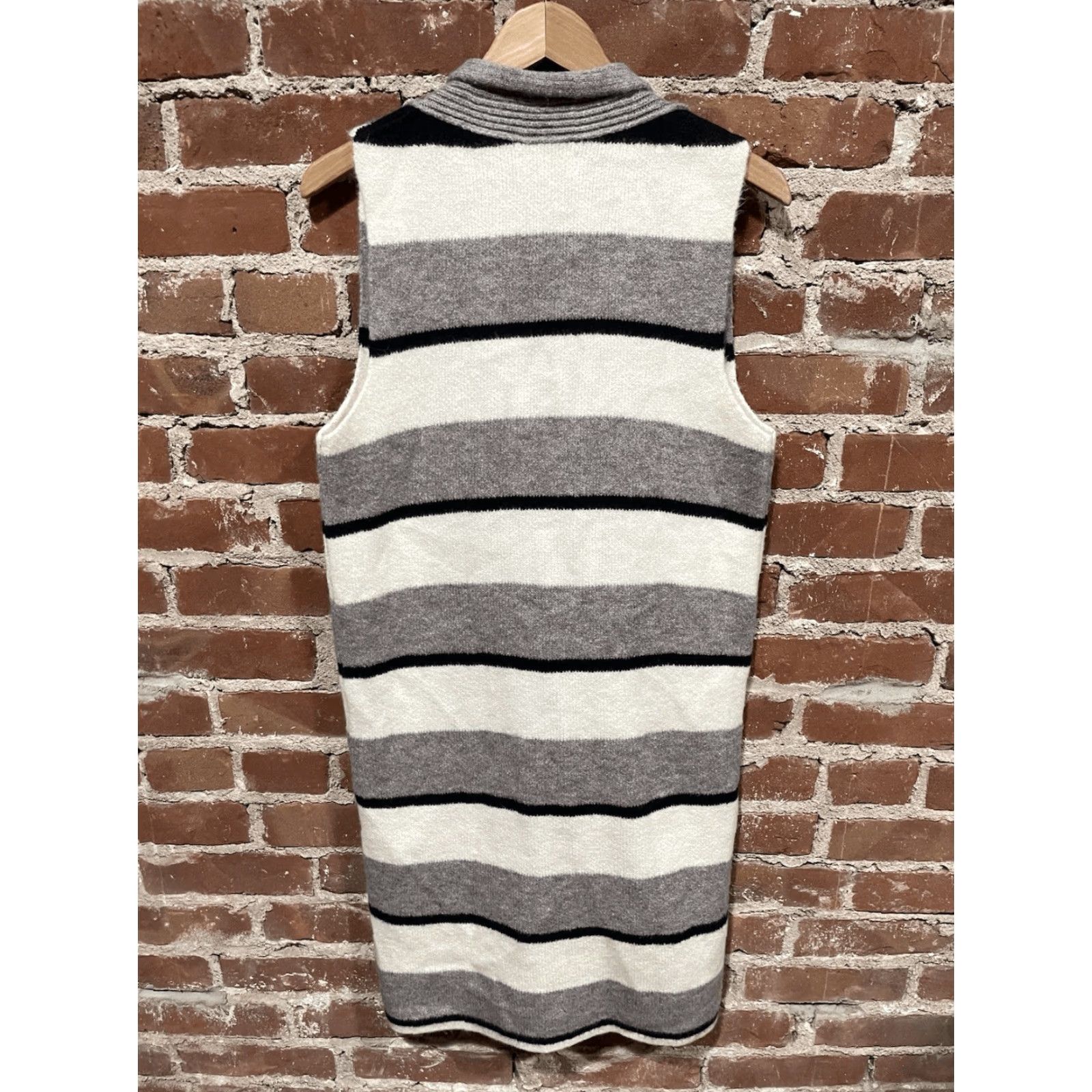 Anthropologie VINTAGE Anthropologie Womens XS Striped Cardigan Knit White Black Gray Size XS / US 0-2 / IT 36-38 - 3 Thumbnail
