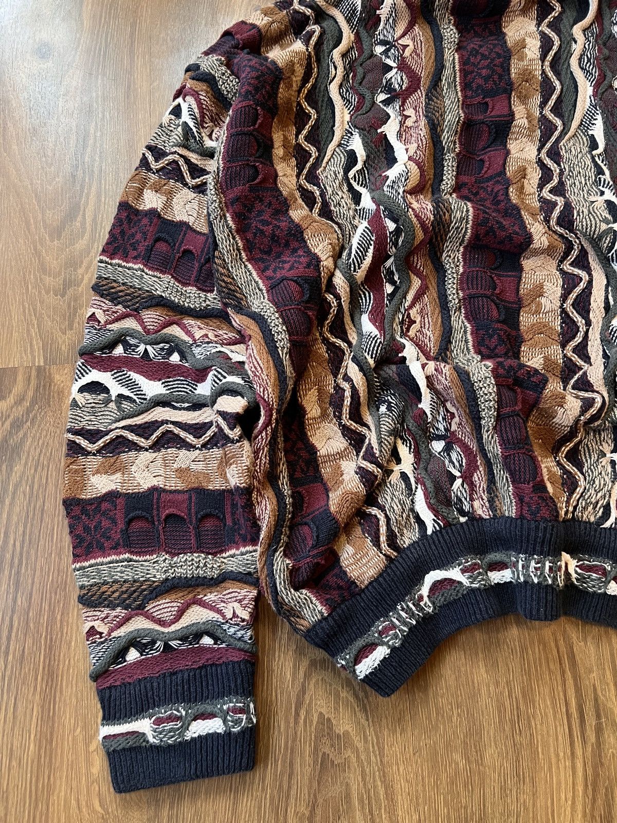 Coogi Rare Coogi V Neck 3D Knit /Sweater (Red/Brown/White/Blue) Size US L / EU 52-54 / 3 - 9 Thumbnail