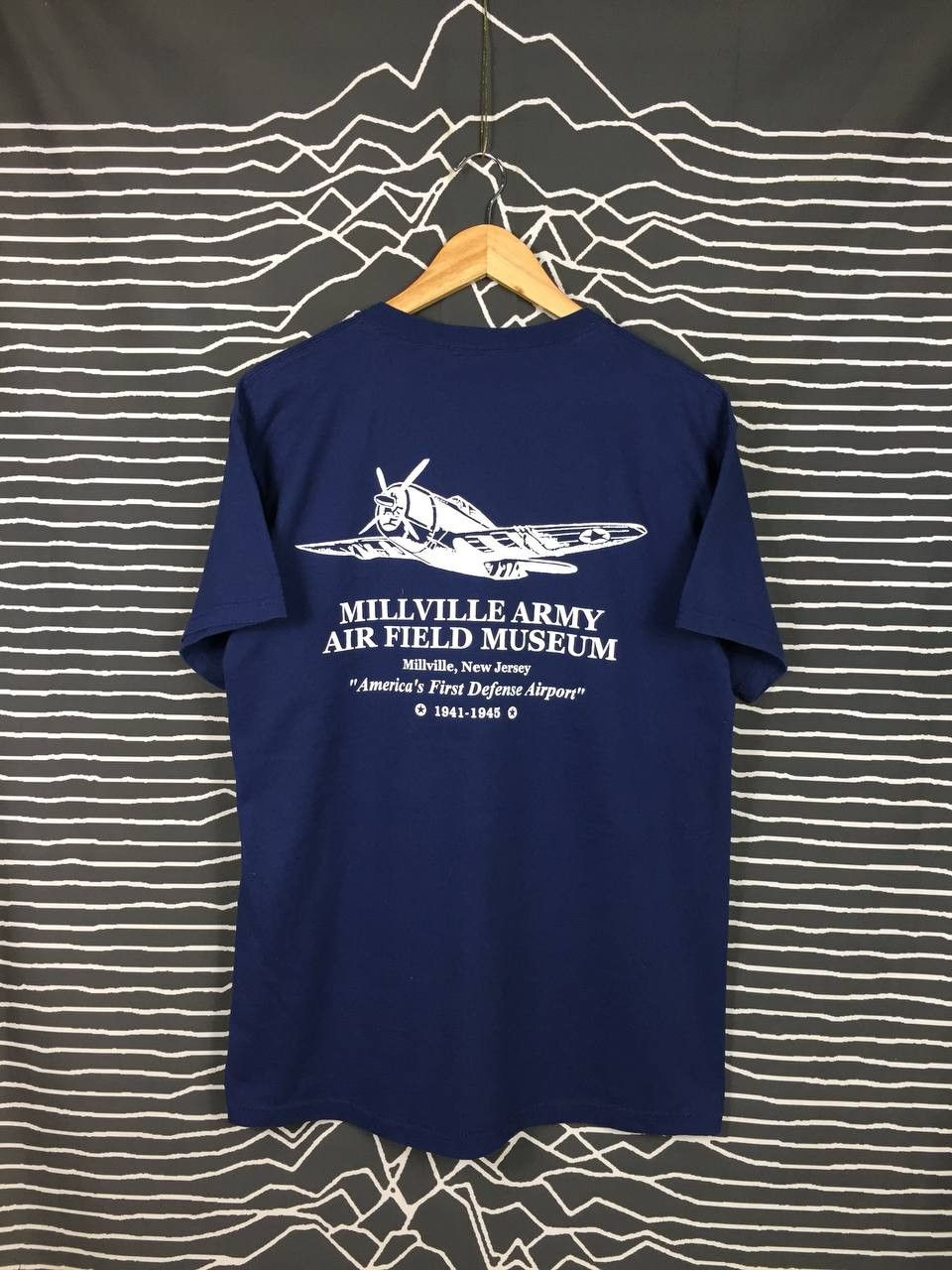 Jerzees × Vintage Vtg 50/50 Jerzees Millville Army Air Field Museum Tee Size US L / EU 52-54 / 3 - 1 Thumbnail