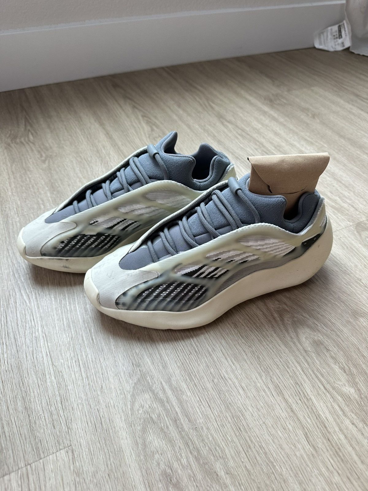adidas yeezy 700v3 