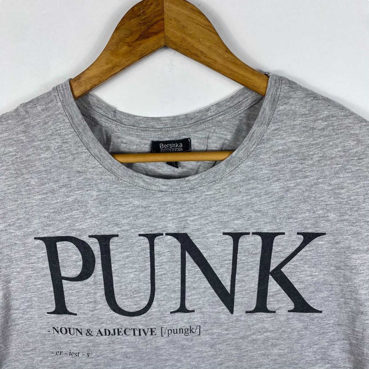 Bershka BERSHKA Punk Pronounce Graphic Women Tops Tee Shirt Medium Size M / US 6-8 / IT 42-44 - 2 Thumbnail