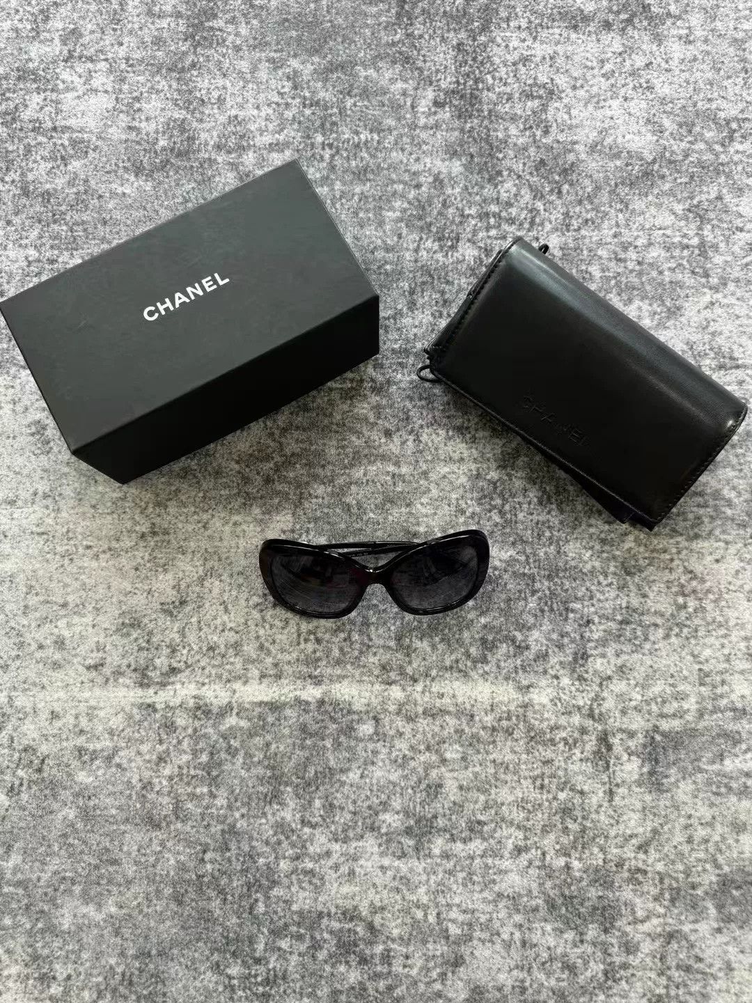 Chanel Chanel New Double Pearl Sunglasses Size ONE SIZE - 1 Thumbnail