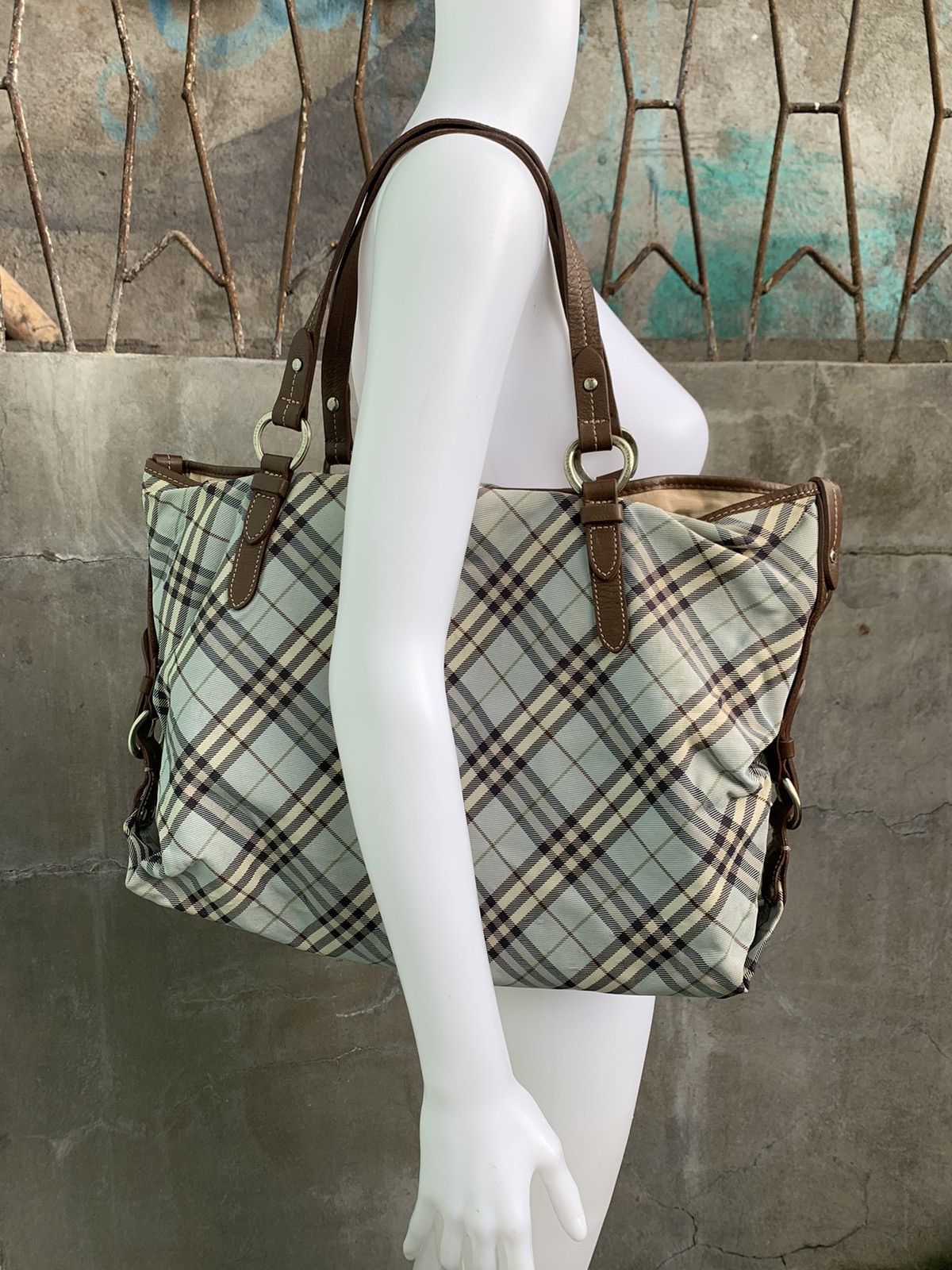 Burberry Nova Plaid Shoulder Bag Size ONE SIZE - 14 Thumbnail