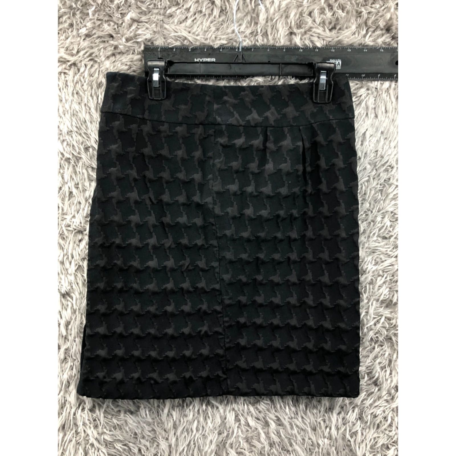 Merona Merona Skirt Women Regular Midi Black Houndstooth Button Flat Front Pockets Slit Cotton Tweed All Seasons Party/Cocktail Casual Driving City 6 Womens Size 28" / US 6 / IT 42 - 5 Thumbnail