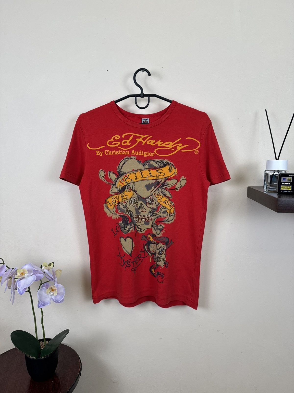 Ed Hardy Vintage Ed Hardy T shirt Women Top Heart Red Tattoo Sz S Y2K Size S / US 4 / IT 40 - 1 Thumbnail