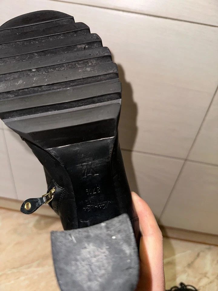 Louis Vuitton Louis Vuitton Star Trail Ankle Boot Black Size 37.5 Size US 7.5 / IT 37.5 - 16 Thumbnail