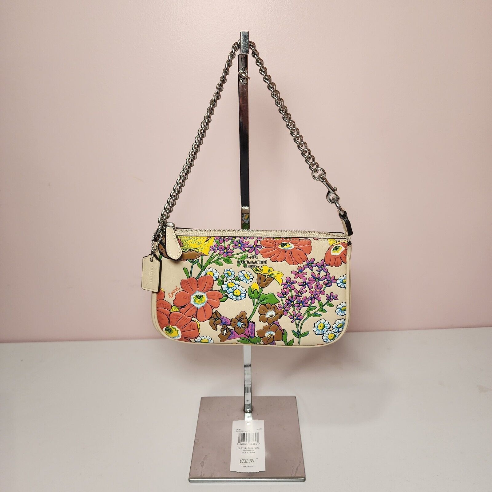 NWT COACH Floral Wristlet hot