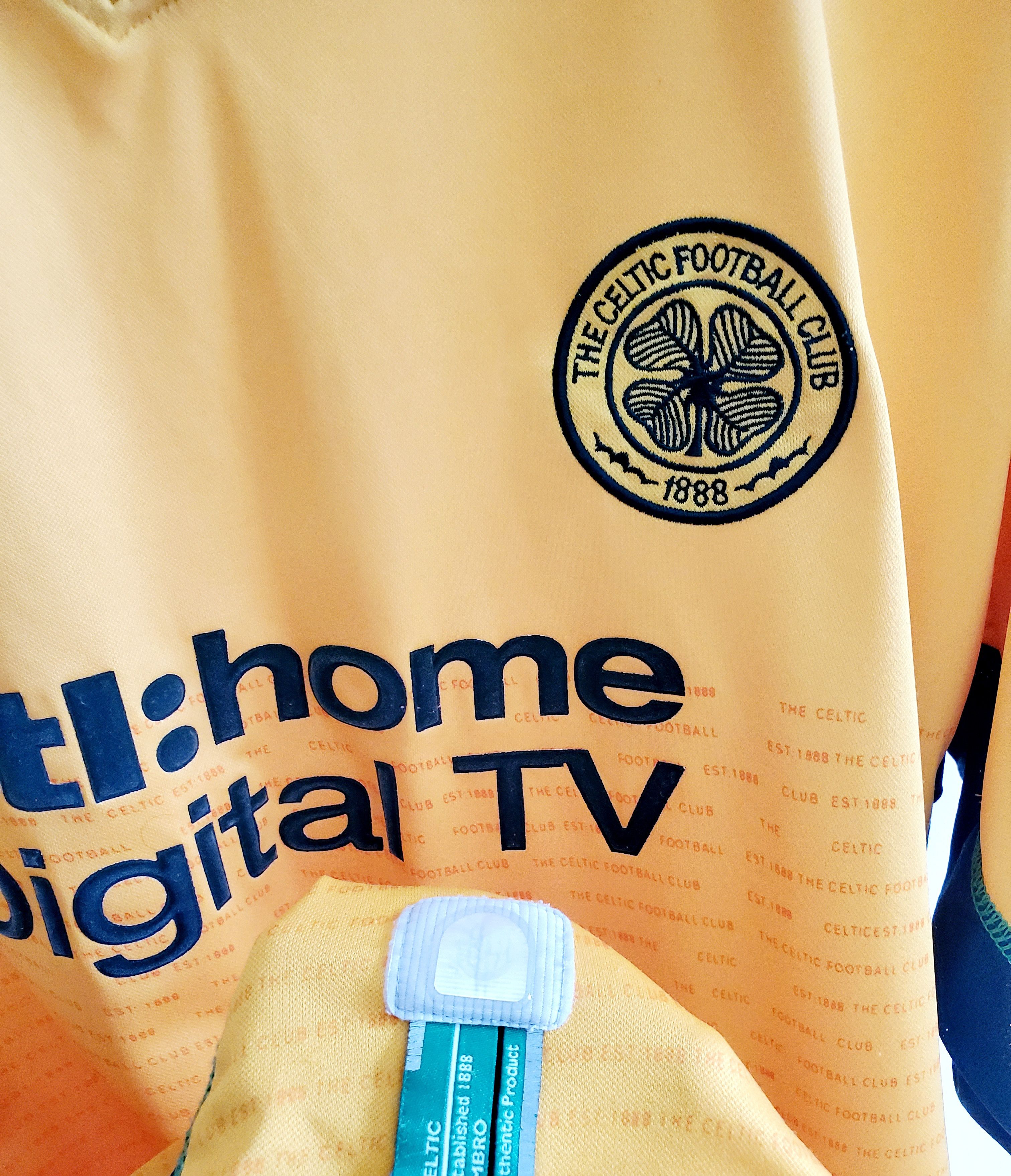 Umbro × Vintage Vintage Celtic Scottish 2002/2003 Away soccer jersey size Xl Size US XL / EU 56 / 4 - 3 Thumbnail