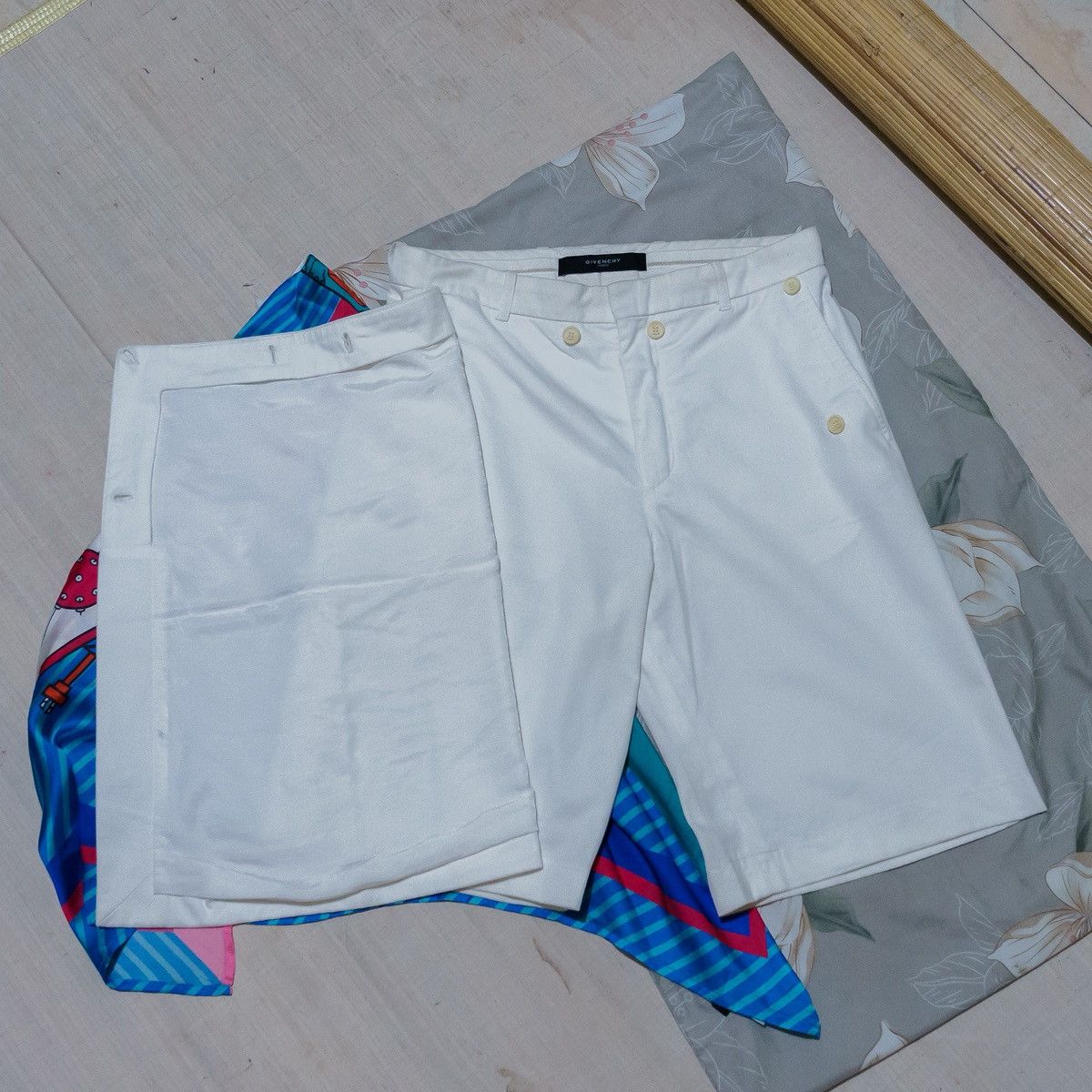 Givenchy Givenchy Short Pants S/S12 By Ricardo Tisci Size US 36 / EU 52 - 2 Thumbnail