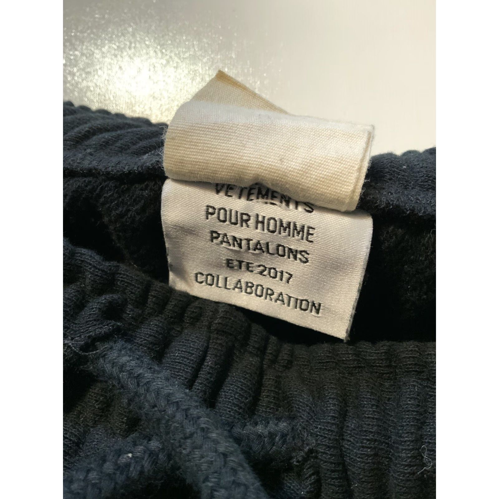 Champion VETEMENTS X CHAMPION SS17 Demna Reverse Weave Black Jogger Sweatpants Sz. S Size US 29 - 5 Thumbnail