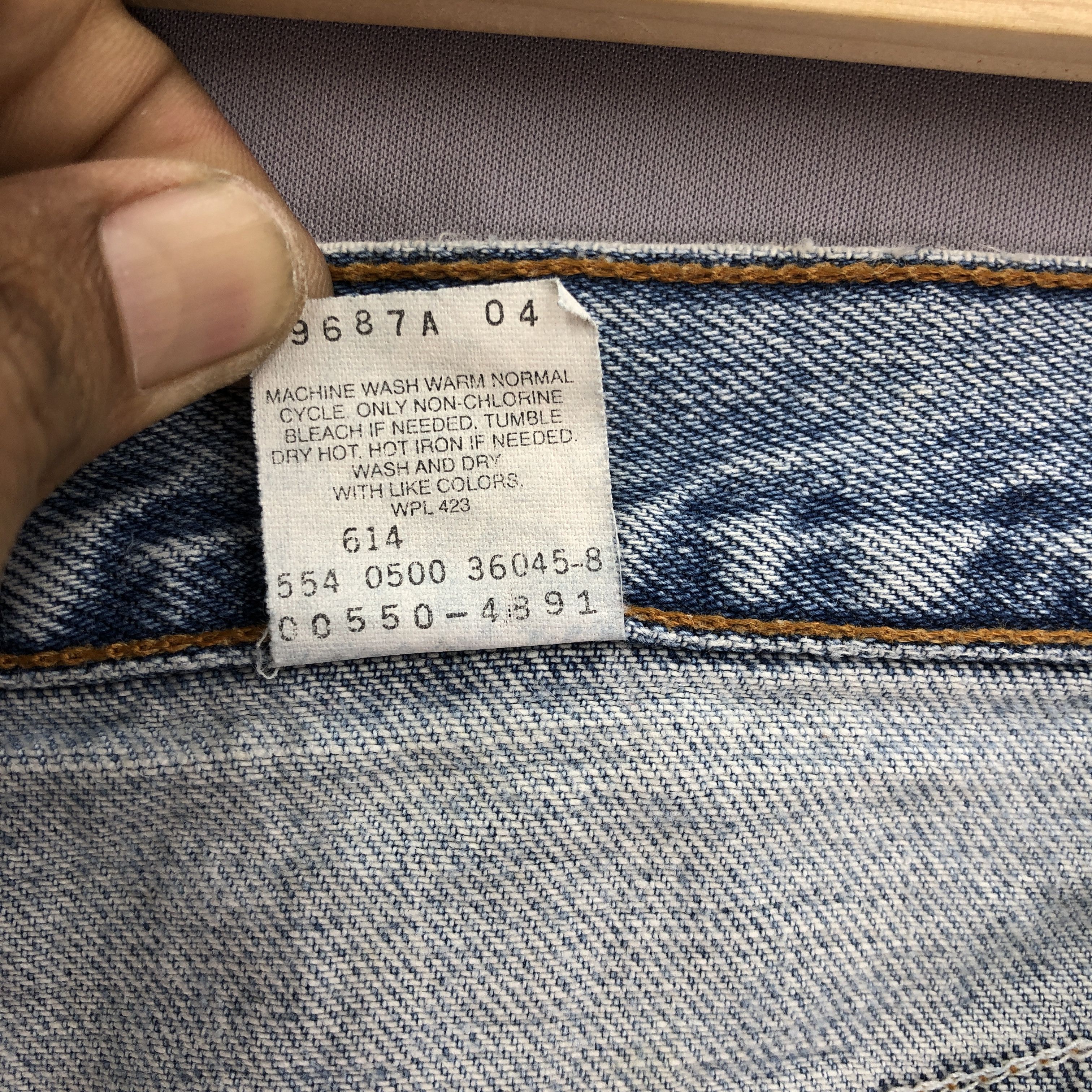 Levi's Vintage Levis 550 Light Wash Jeans Distressed Levi's Denim Size US 32 / EU 48 - 7 Thumbnail