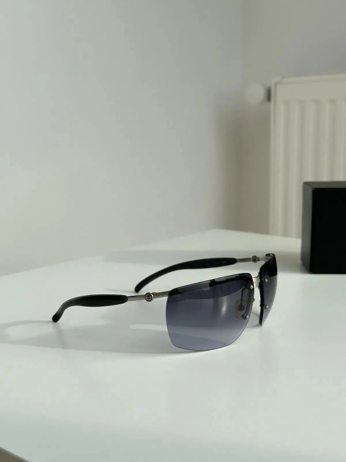 Chanel × Vintage CHANEL Sunglasses Rimless Rhimestone Shield CC Logo Sport Size ONE SIZE - 4 Thumbnail