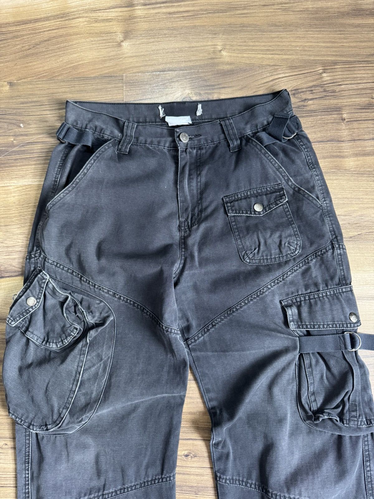 Japanese Brand Vintage Avant Garde Multi Pocket Grey Faded Pants Jeans Size US 31 - 5 Thumbnail
