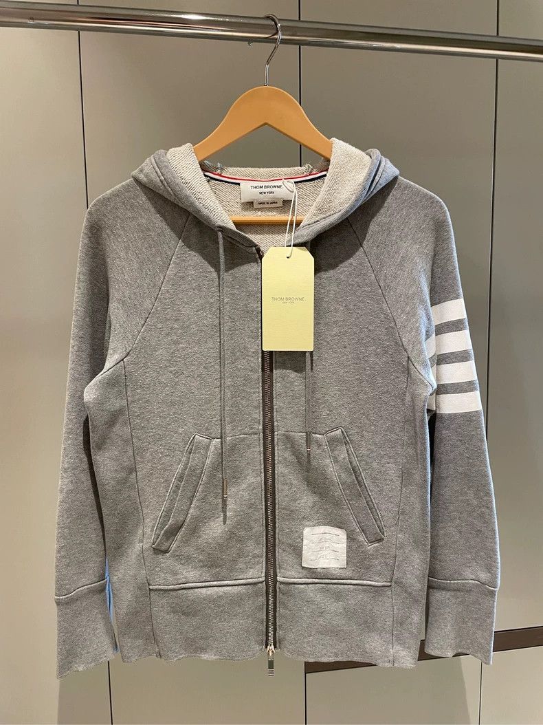 Thom Browne Thom browne Gray classic four-striped zipper jacket 2504-Ne Size US XS / EU 42 / 0 - 1 Thumbnail