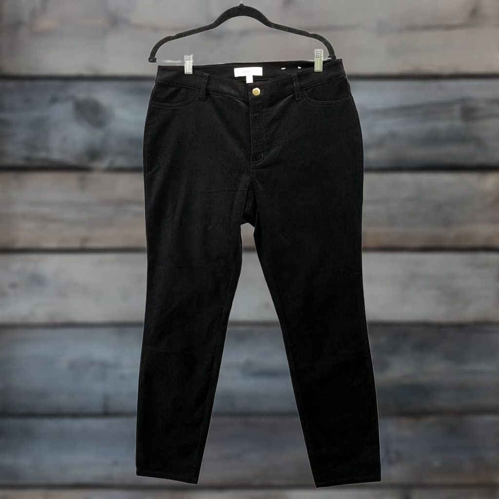Ellen Tracy Ellen Tracy Velvet Pants Jeans Womens 8 Black Mid Rise Slim Stretch Skinny 5-Pocket Denim Regular Rise Womens Jeans Black Velvet Pant Size 30" / US 8 / IT 44 - 1 Thumbnail