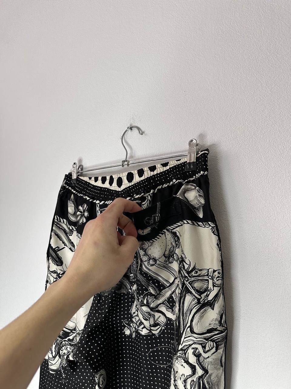 Dolce & Gabbana Dolce & Gabbana Silk Printed Trousers Size 46 Made in Italy Size US 32 / EU 48 - 12 Thumbnail