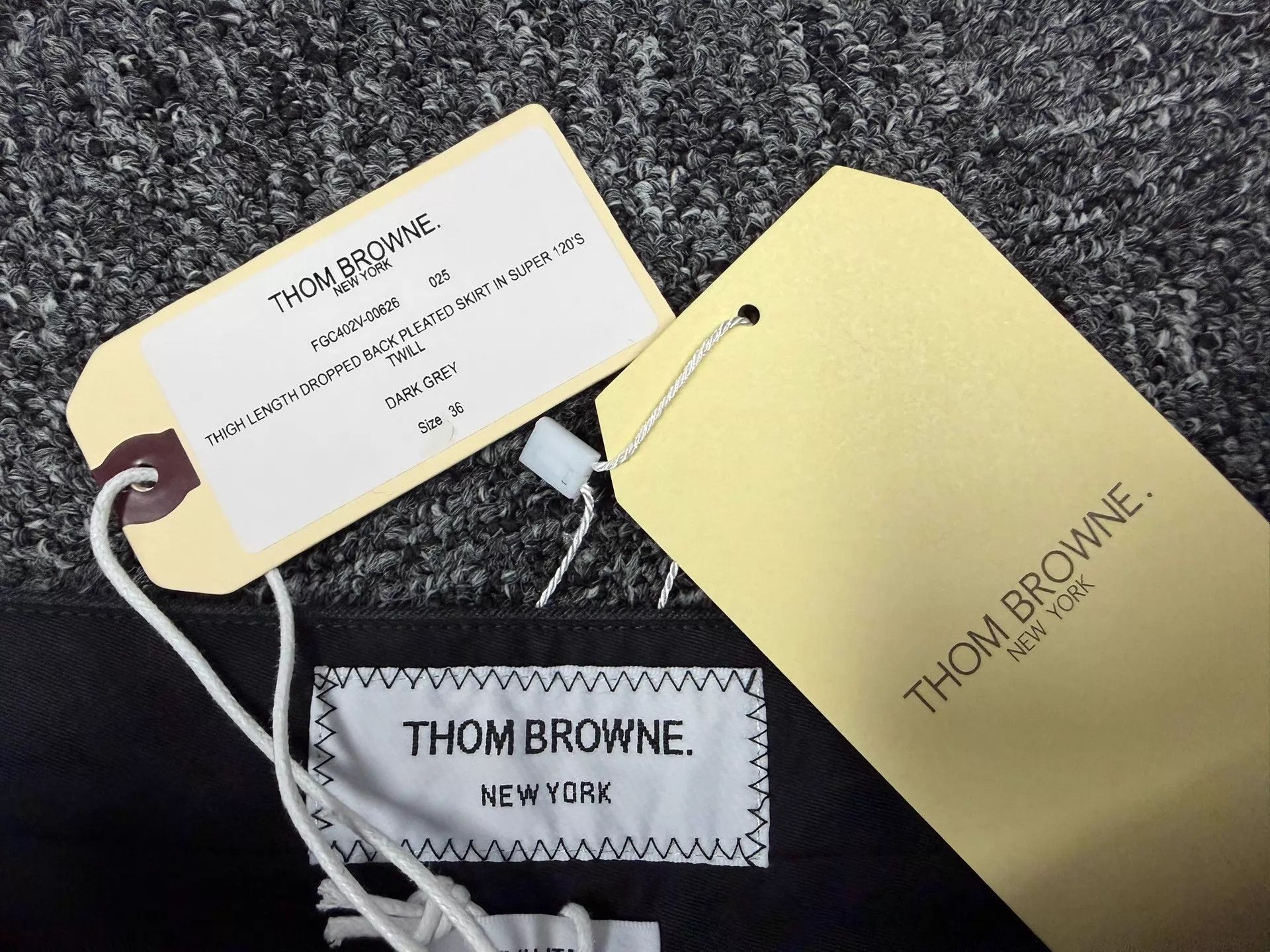 Thom Browne Thom Browne Women's Charcoal Pleated Skirt Size 36 Size 25" / US 0 / IT 36 - 3 Thumbnail