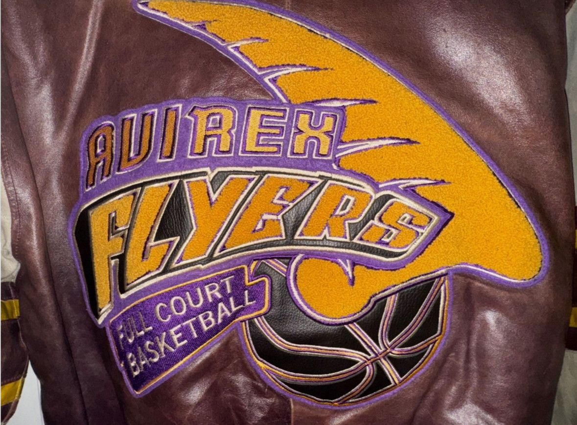 Avirex 90’s AVIREX PURPLE /BEIGE /GOLD FLYERS VARSITY JACKET SZ M Size US M / EU 48-50 / 2 - 5 Thumbnail
