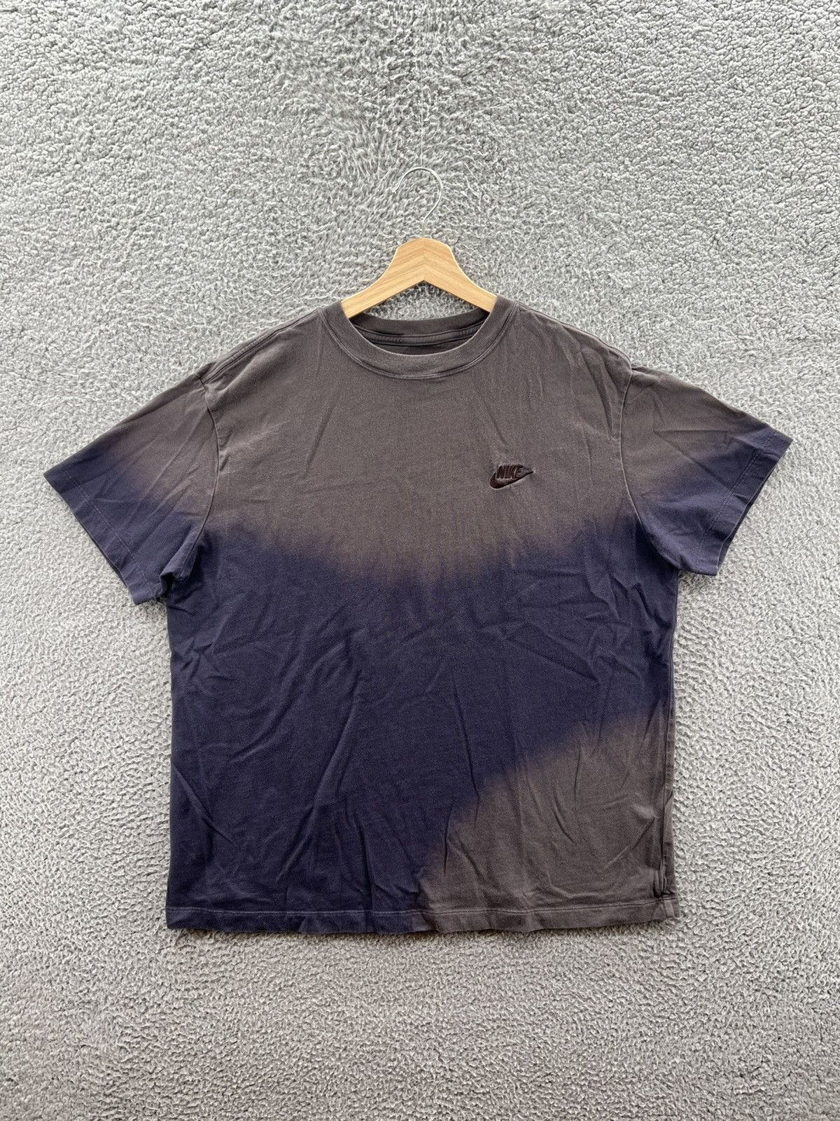 Nike The Nike Tee Brown Navy Blue Blend Dye T-Shirt DX7912-015 Size US L / EU 52-54 / 3 - 1 Thumbnail