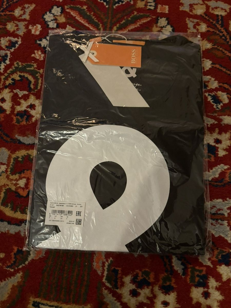 Hugo Boss The “&” T-shirt by Hugo boss Size S / US 4 / IT 40 - 1 Thumbnail