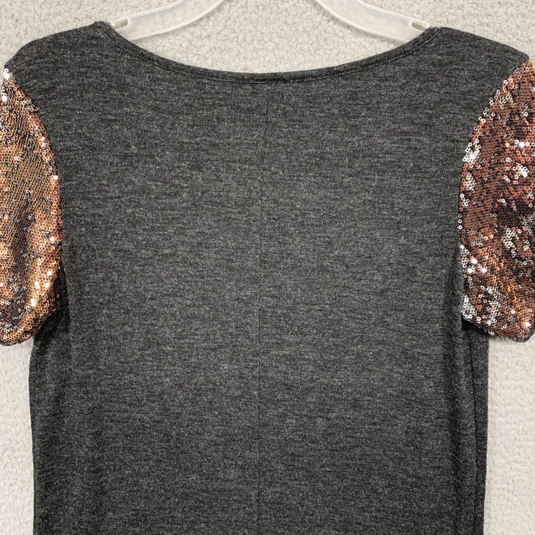 Vintage Vanilla Bay Top Women’s Size Medium Gray Front Pocket Bronze Sparkle Sleeves Shirt Tunic Short Sleeve Boat Neck Adult Womens Regular Passthr Ø Size M / US 6-8 / IT 42-44 - 5 Thumbnail