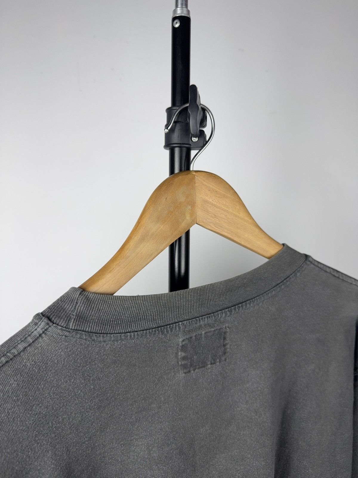 Levi's Vintage Clothing 00s Levi’s 501 Worldwide Legend Washed Grey Vintage Tee XL Size US XL / EU 56 / 4 - 13 Thumbnail