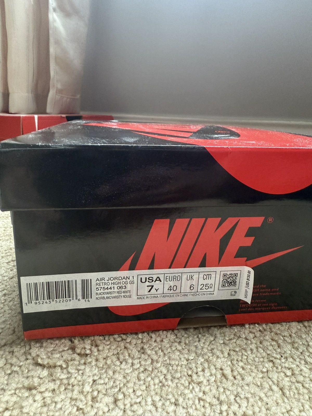 Jordan Brand Jordan 1 High Patent Bred Size US 7 / EU 40 - 6 Thumbnail