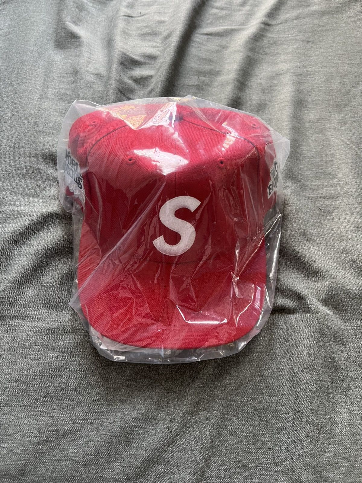 Supreme Supreme World Famous S Logo 6 Panel Red Size ONE SIZE - 1 Thumbnail