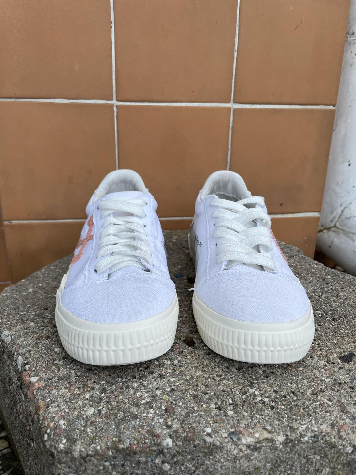 Off-White Off-White Vulcanized Sole Sneakers Virgil Abloh Size US 6 / IT 36 - 9 Thumbnail