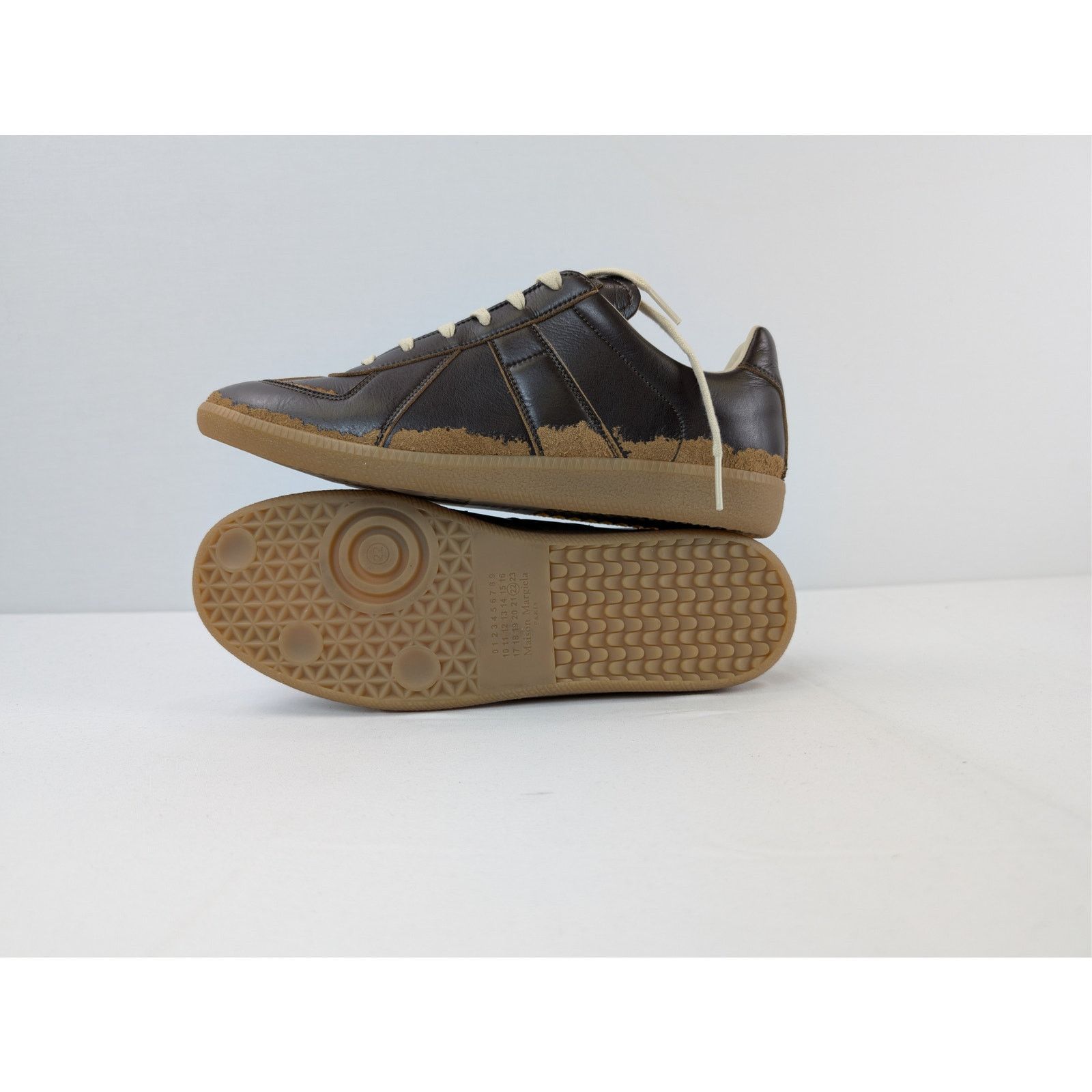 Maison Margiela o1rshd1 Replica sneakers with a distressed peel-off effect Size US 12 / EU 45 - 12 Thumbnail