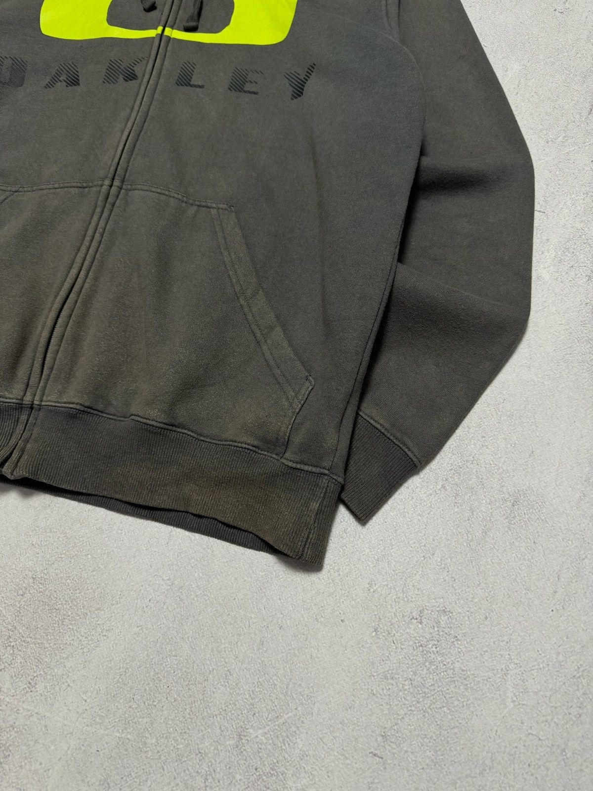 Japanese Brand × Oakley Vintage Oakley Hoodie Zip Big Logo Baggy Faded Y2K 90s Size US M / EU 48-50 / 2 - 3 Thumbnail