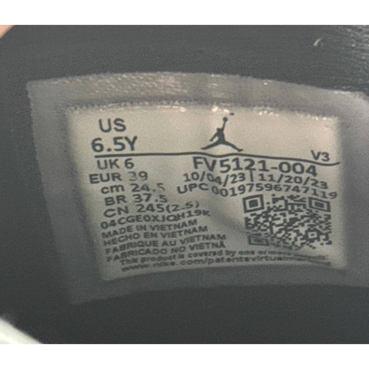 Jordan Brand × Nike Size 6.5 - Air Jordan 11 Retro Low GS Space Jam Men's Shoes Size US 6.5 / EU 39-40 - 7 Thumbnail